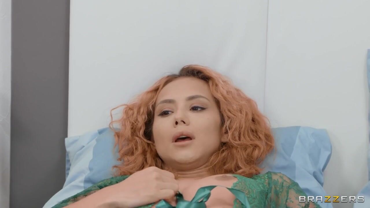 Дисциплинированный парнишка-извращенец шпилит кузину